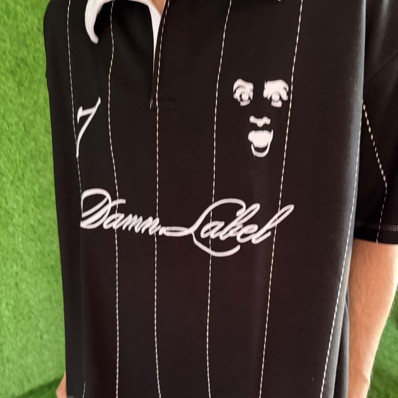 THE LUCKY JERSEY RAVEN