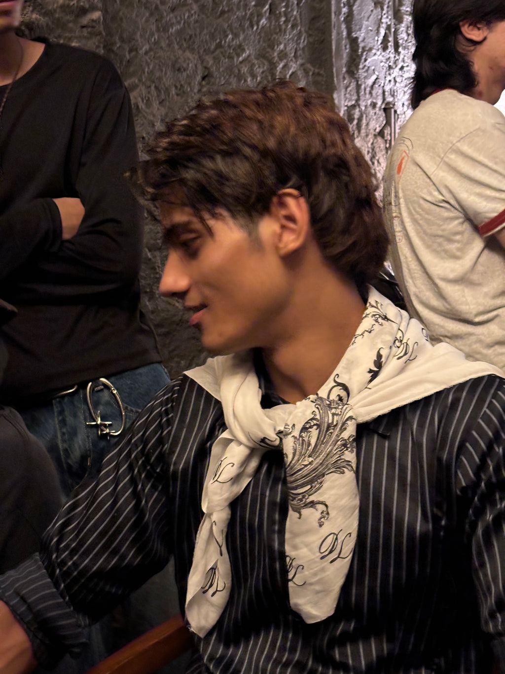 Damn Label Baroque Ornate Scarf ( White & black )
