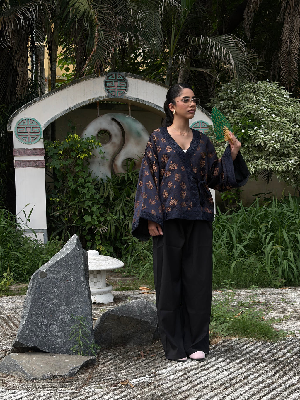 Navy Gold Flora Kimono (Womens)
