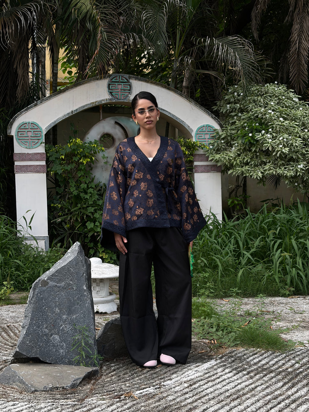 Navy Gold Flora Kimono (Womens)